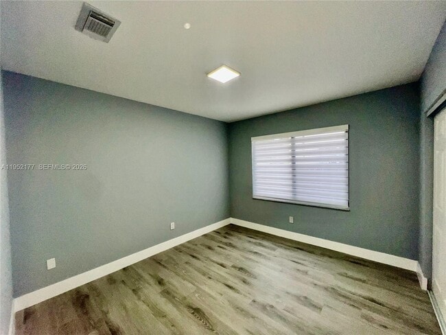 Building Photo - 3297 SW 26th St