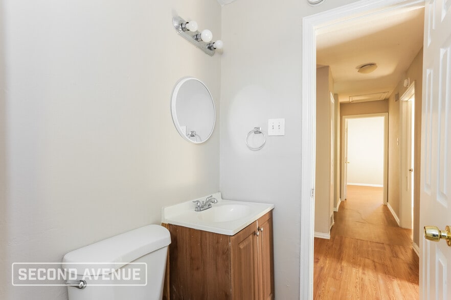 Building Photo - 2005 Mt Pleasant Dr