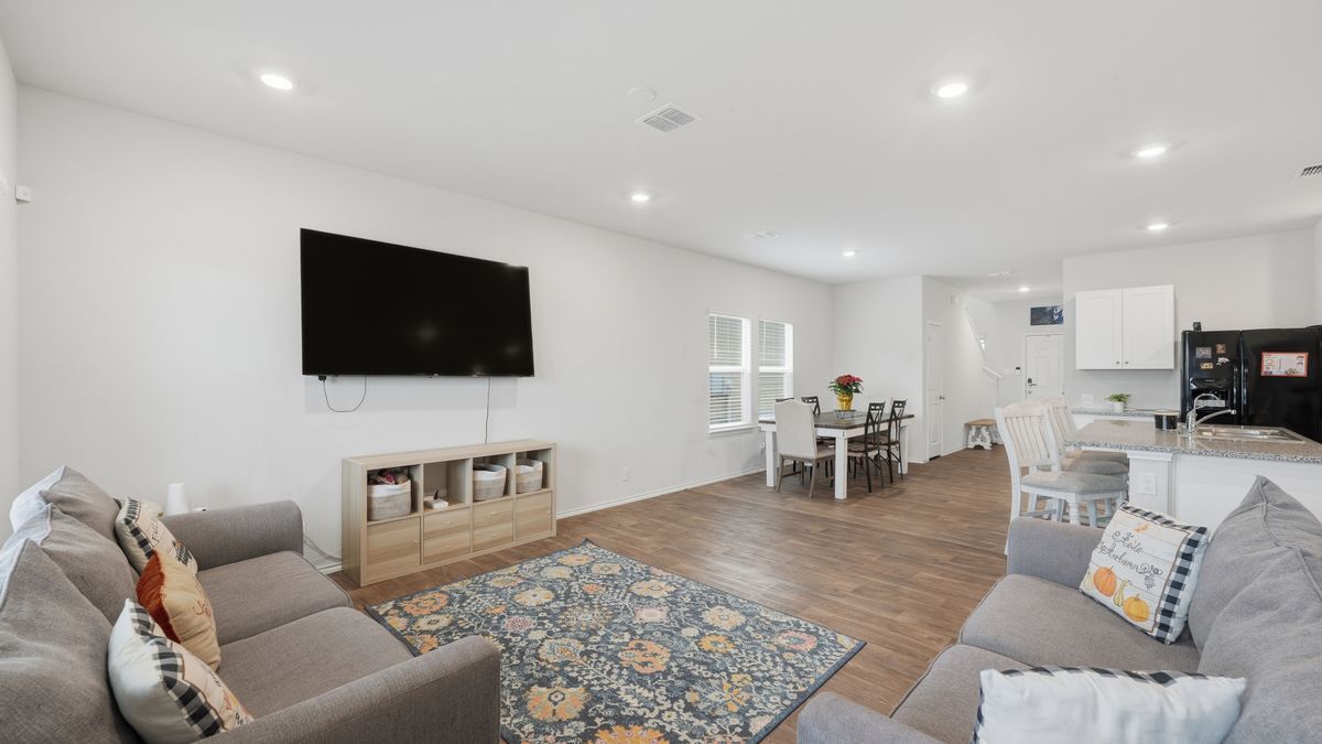 Building Photo - 4055 Fort Palmer Blvd