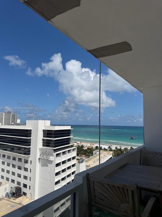 Building Photo - 100 Lincoln Rd