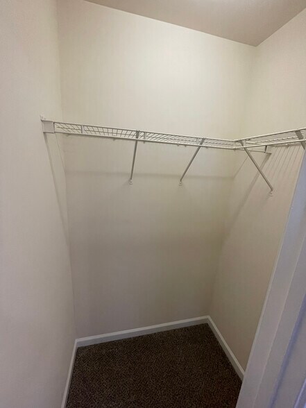 Building Photo - 4007 Clinton Ln