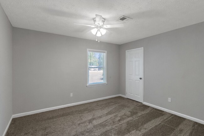 Building Photo - This fully remodeled 3-bedroom, 1-bath home in Covington (Pictures Coming Soon)