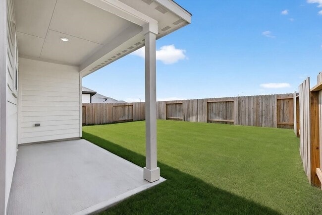 Building Photo - 18027 Lasso Mls Dr