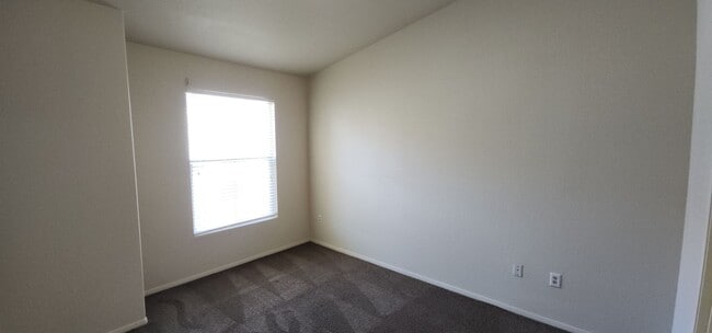 Building Photo - Fantastic 2Bed/2Bath Condo in Southwest Area