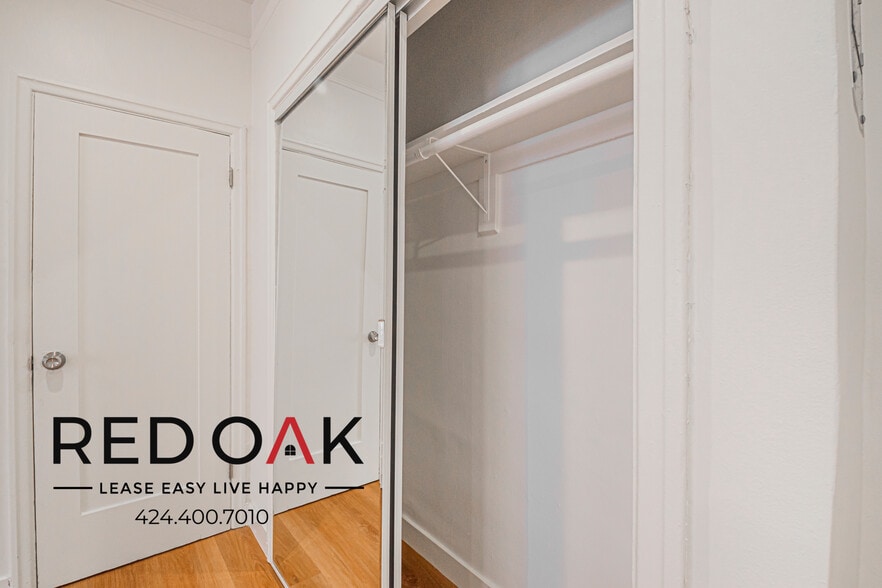 Building Photo - 1818 Whitley Ave