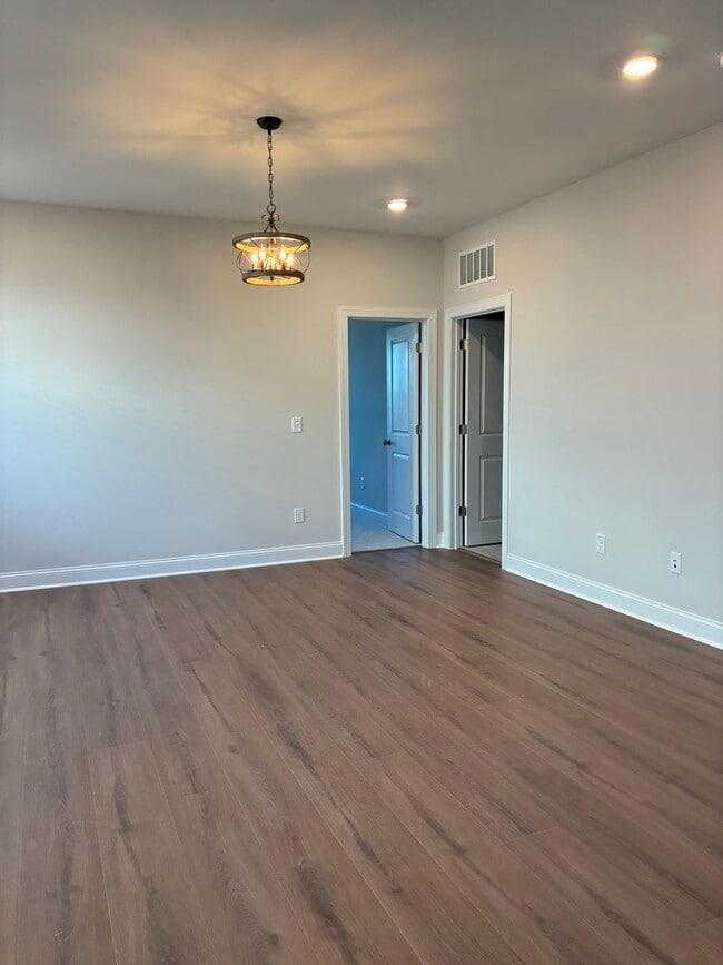 Building Photo - 2941 Ocean Sunrise Dr