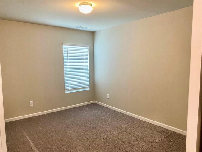 Building Photo - 537 Ruths Dr