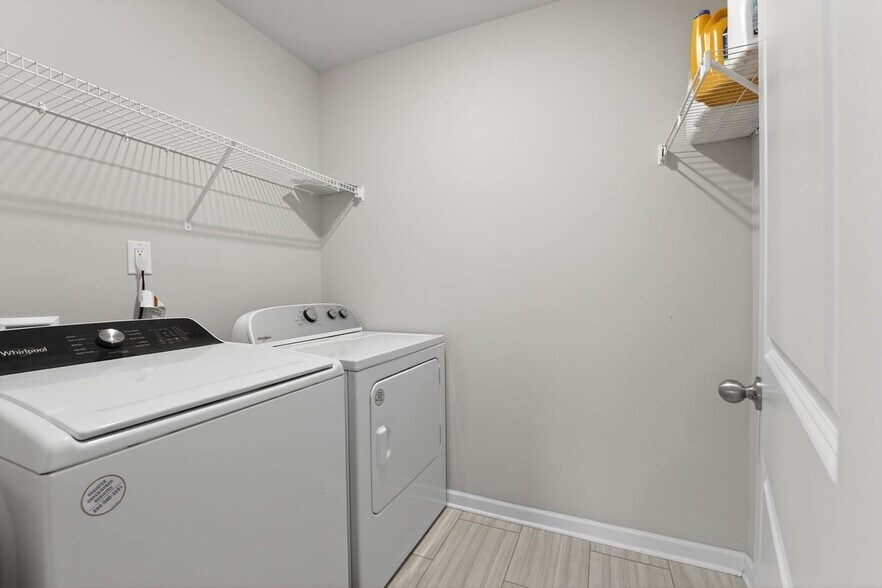 Building Photo - 5917 Neck Rd