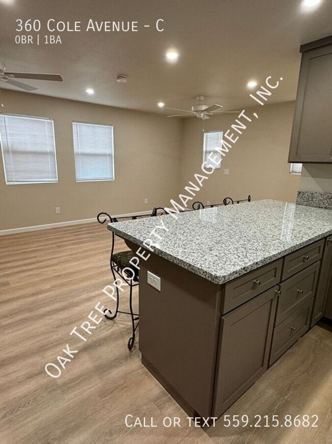 Building Photo - 360 Cole Ave