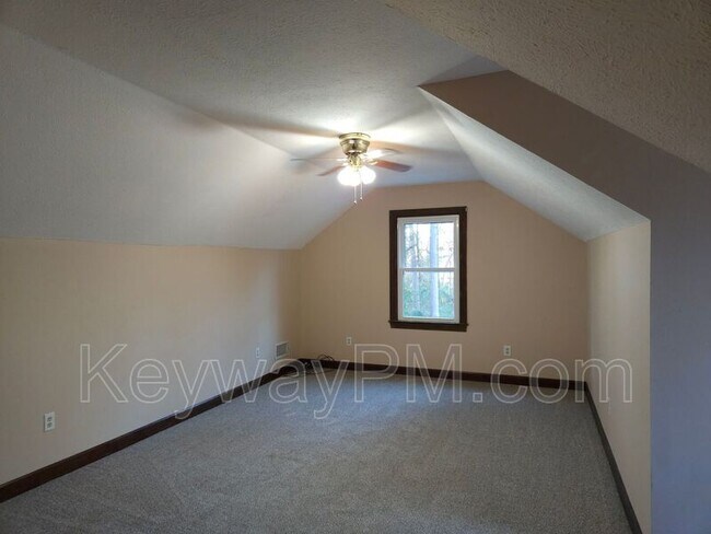 Building Photo - 299 Woodland Dr