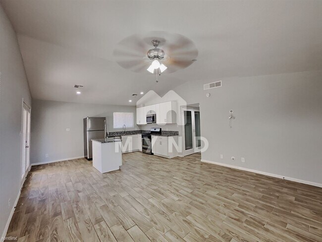 Building Photo - 3 br, 2 bath House - 421 Daffodil Dr