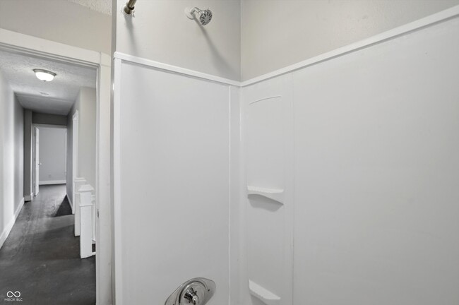 Building Photo - 510 N Beville Ave