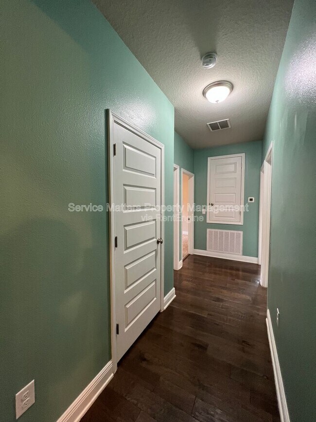 Building Photo - 4533 Oak Orchard Cir