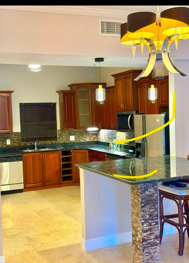 Building Photo - 1620 Presidential Way