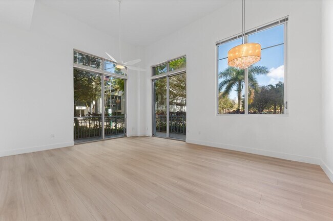 Building Photo - 300 S Australian Ave