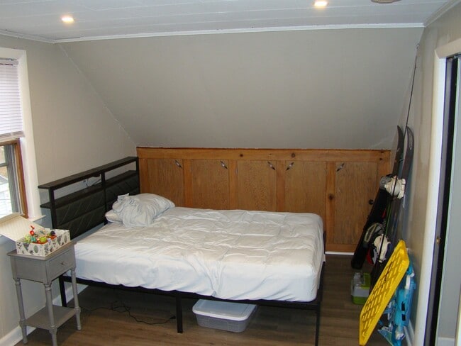 Building Photo - 13 Back River Rd