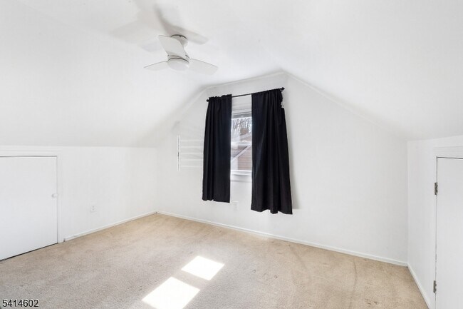 Building Photo - 83 Chestnut Hill Dr W