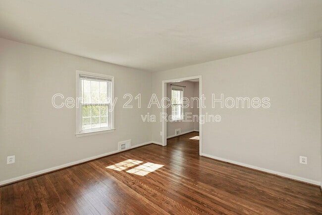 Building Photo - 2707 Jefferson Dr