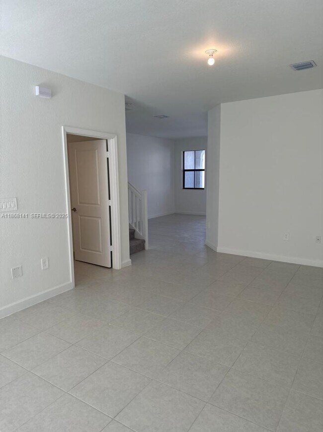 Building Photo - 11926 SW 245 Ter