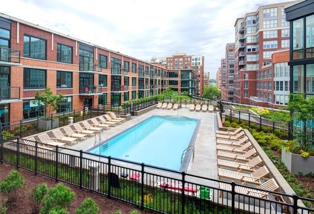 Building Photo - 1100 Maxwell Ln