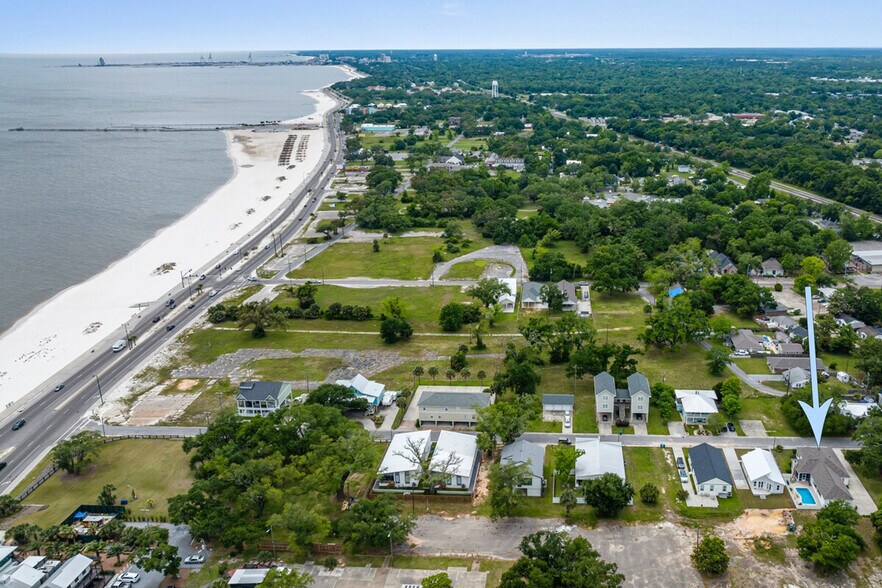 Building Photo - 164 Markham Dr