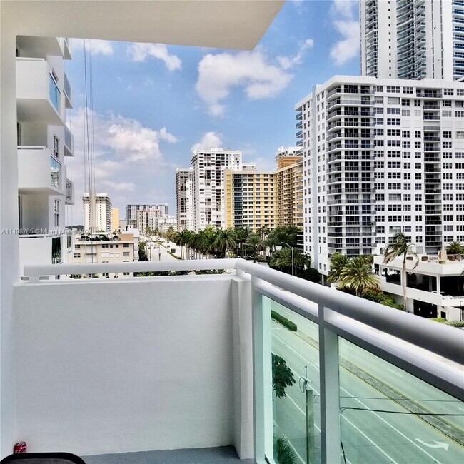 Building Photo - 3000 S Ocean Dr