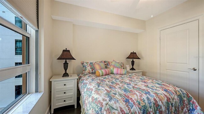 Building Photo - 1350 Main St