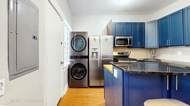 Building Photo - 5110 S Woodlawn Ave