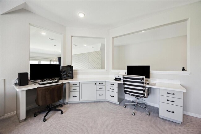 Building Photo - 30410 Garden Ridge Ct
