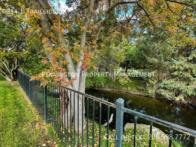 Building Photo - 314 E Trailside Dr