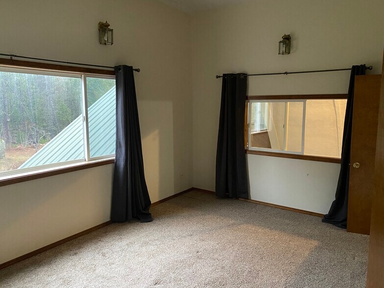 Building Photo - 347 Homestead Loop