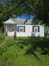 Building Photo - 2 bd, 1 ba house, hardwoods, new paint, fe...