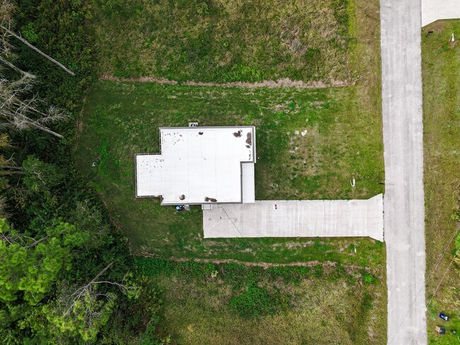 Building Photo - 1917 Lorna Ave