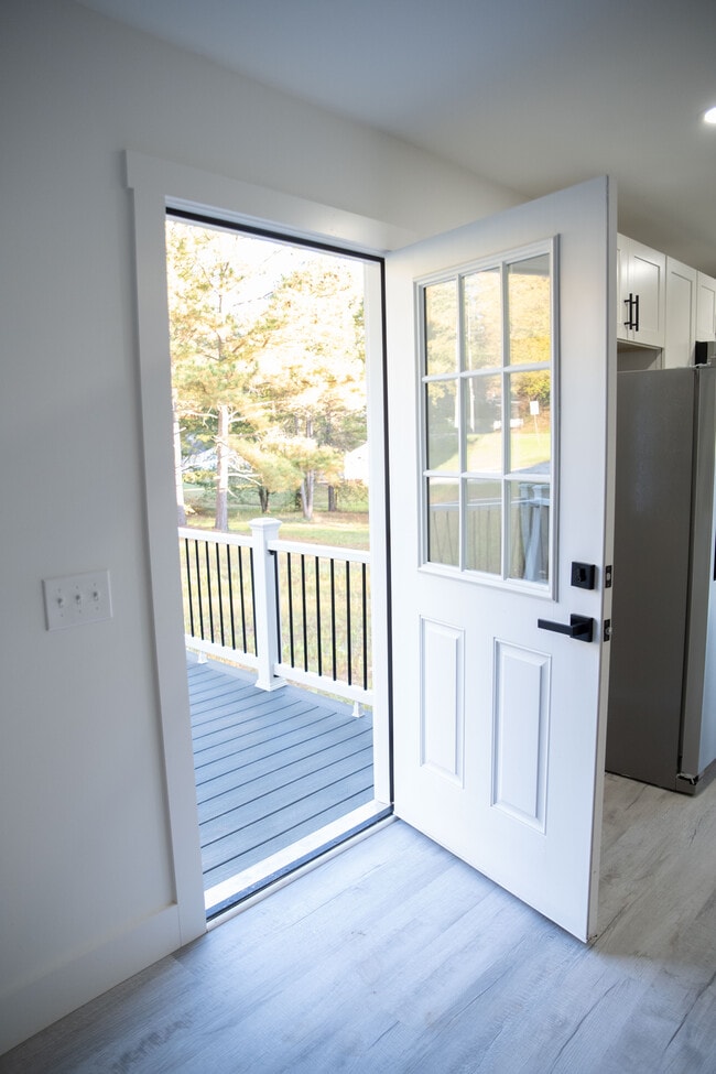 Building Photo - 605 Edna Graves Way