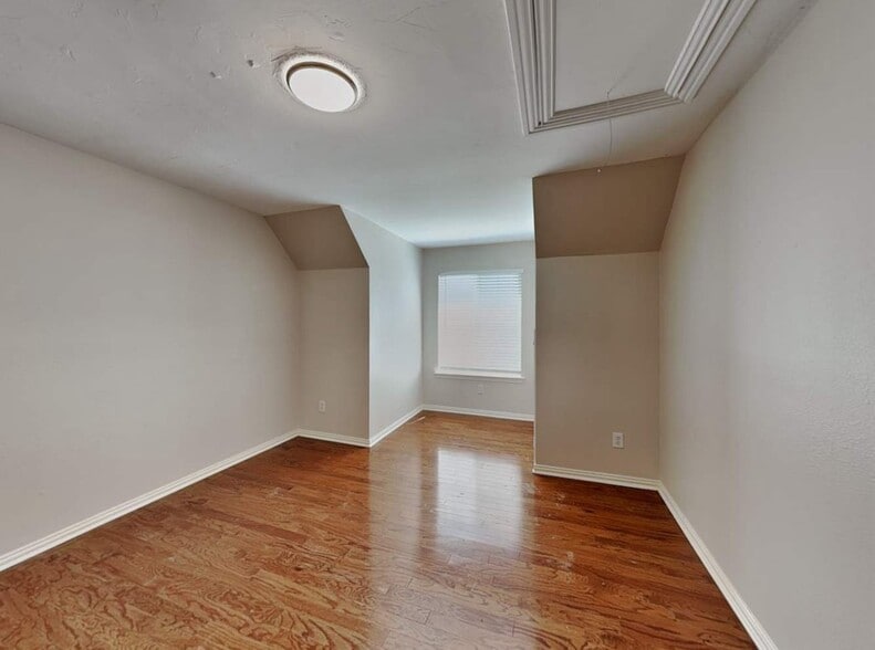 Building Photo - 808 Olde Towne Dr