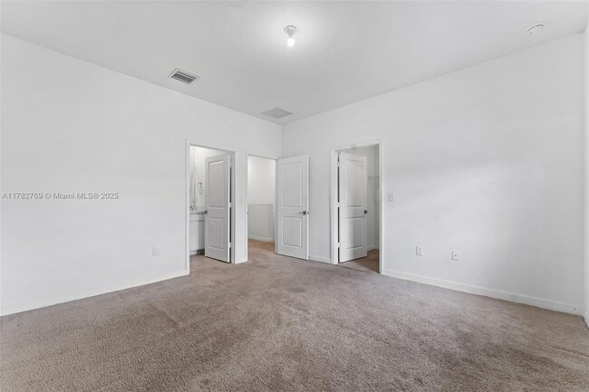 Building Photo - 1161 SW 6th Ct
