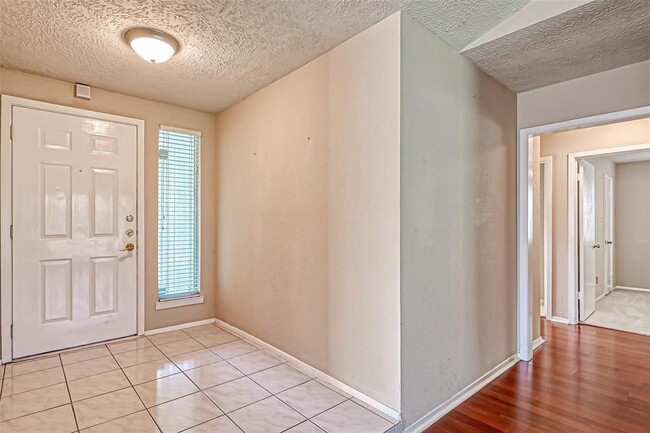 Building Photo - 442 Redway Ln