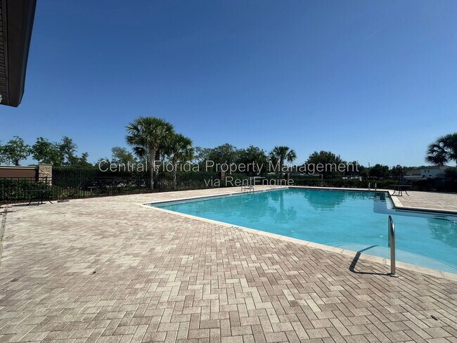 Building Photo - 172 Primrose Dr