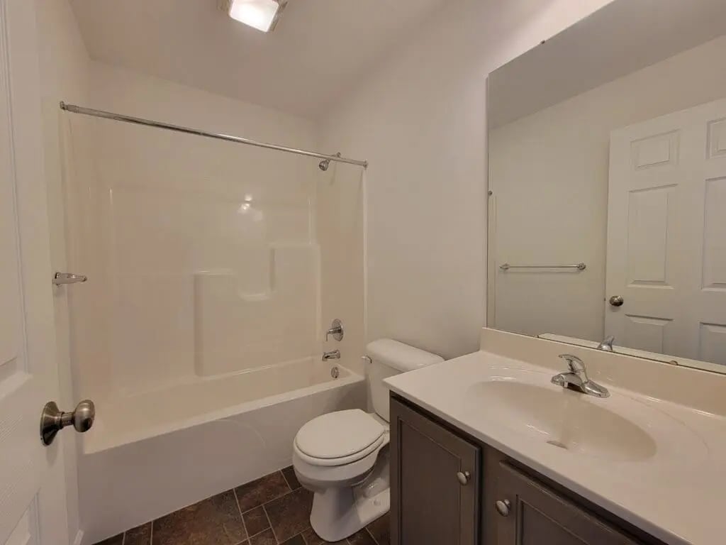 Building Photo - 126 Robert Cir