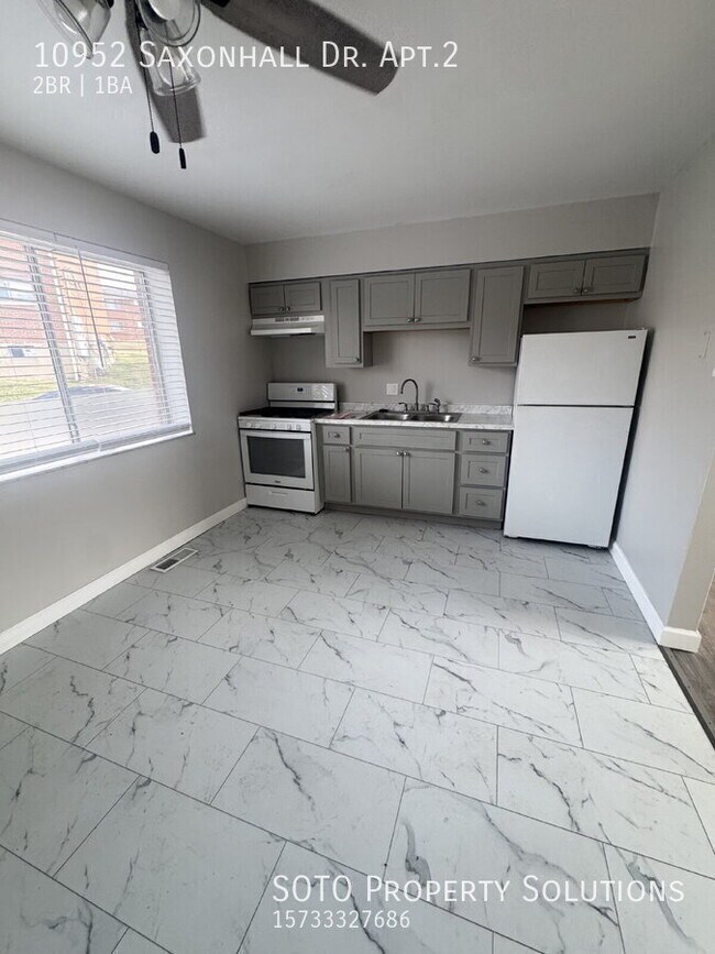 Building Photo - 10952 Saxonhall Dr