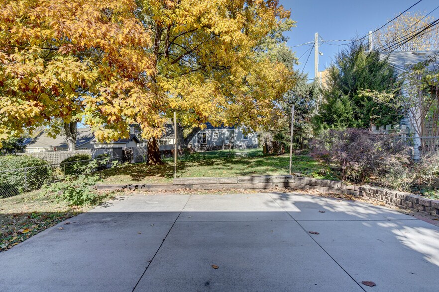 Building Photo - 5210 Rees St