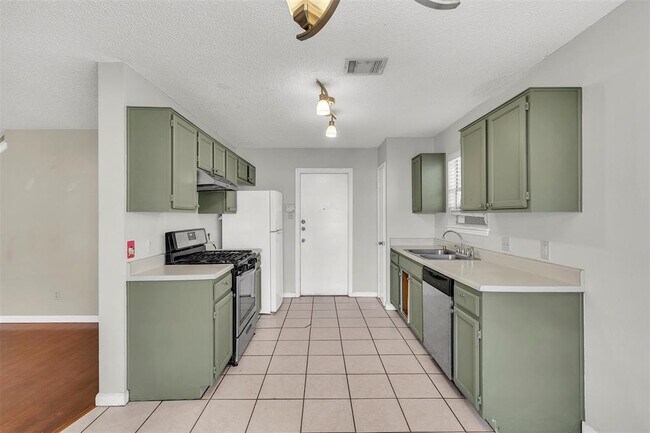 Building Photo - 12922 Marimba Trail