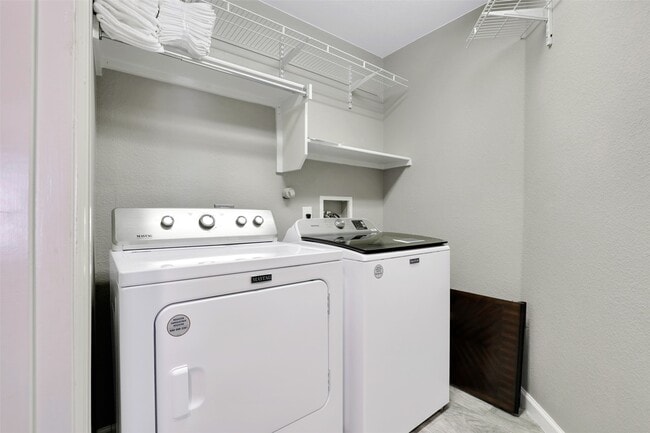 Building Photo - 15767 Cotton Tail Ln