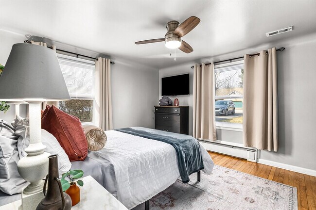 Building Photo - 8254 Mary Ann Ave