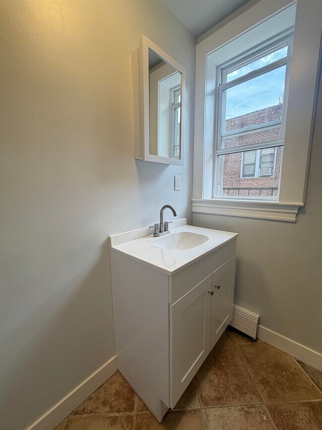 Building Photo - 67 W 53rd St