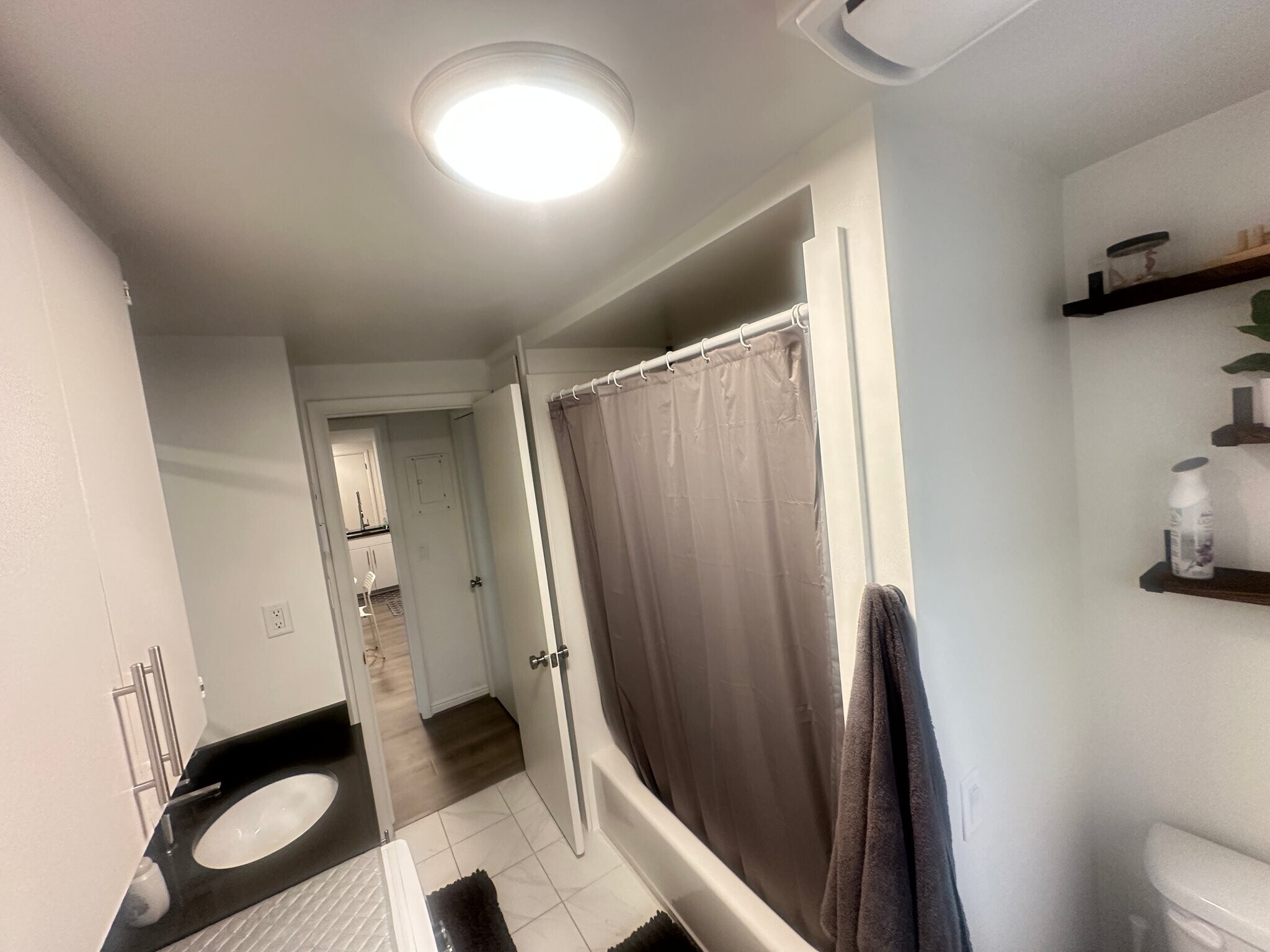 Building Photo - 902 E 500 S