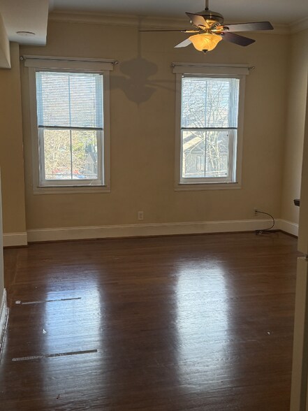 Building Photo - 2621 Cleinview Ave