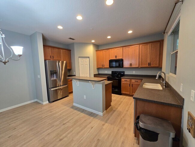 Building Photo - Beautiful 3 Bedroom 2 Bathroom Home, with Scenic Backyard View. Ormond Beach in Hunter's Ridge Co...