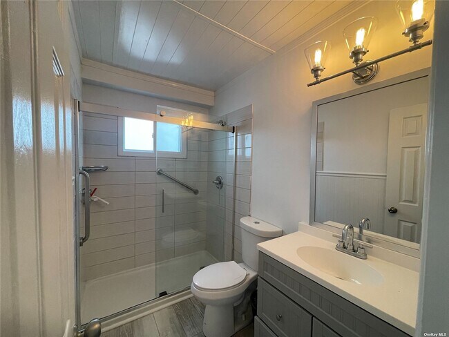 Building Photo - 623 E Park Ave