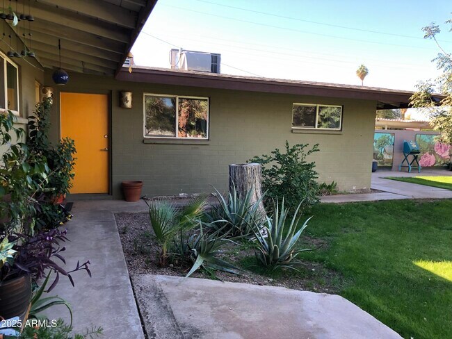 Primary Photo - 2020 S Granada Dr